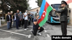 Hərbi çağırışçılar hərbi hissələrə yola salınır (Mənbə: Səfərbərlik və Hərbi Xidmətə Çağırış üzrə Dövlət Xidməti)