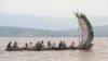 Bato baike bazali kosala mobembo kati na bwato etindikami na mopepe na ebale ya Congo na nzela ya Kwamouth, pene na Kinshasa, RDC, 29 sanza ya misato 2024.
