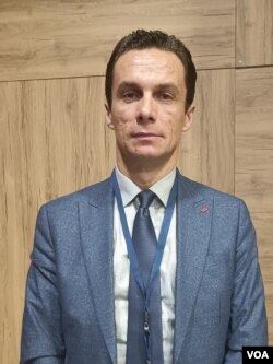 Dr. Azrudin Husika