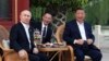 Presiden Rusia Vladimir Putin, kiri, dan Presiden China Xi Jinping, kanan, menghadiri pertemuan informal di Beijing, 16 Mei 2024. (Foto: via AP)