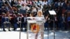 美国第一夫人吉尔·拜登2023年2月24日在纳米比亚科技大学向学生致辞。