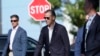 Hunter Biden, u sredini, napušta katoličku crkvu St. Edmonda u Rehoboth Beachu, Delaware, 1. juna 2024.