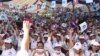 ​សមាជិក​បក្ស​និង​អ្នកគាំទ្រ​គណ​បក្ស​ភ្លើងទៀន​ស្រែក​សាទរ​ដោយ​ភាព​សប្បាយរីករាយ​ នៅ​ក្នុង​សមាជ​វិសាមញ្ញ​របស់​គណ​បក្ស​ នៅ​​ក្នុង​សង្កាត់​ឃ្មួញ ខណ្ឌ​សែនសុខ រាជធានី​ភ្នំពេញ​​​ នៅ​ថ្ងៃ​ទី​១៥​ ខែ​ឧសភា ឆ្នាំ២០​២២​។​ (លាស់ លីបលីប​​/វីអូអេ​)