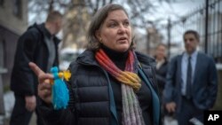 Заступниця держсекретаря США Вікторія Нуланд під час візиту в Києві. Фото зроблене 3 грудня 2022 року. Фото: AP/Roman Gritsyna
