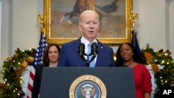 Президент США Джо Байден звернувся до американців, після повідомлення про звільнення Ґрайнер. Під час звернення також були присутні віце-президентка США Камала Гарріс та дружина Ґрайнер Шерель. 8 грудня 2022 року