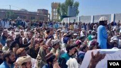 په بنو کې د شمالي وزیرستان د کډوالو احتجاجي مظاهره