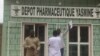 Contrôle de la pharmacie Yasmine située dans la commune du 8eme arrondissement de N'Djamena, 13 septembre 2018. (VOA/André Kodmadjingar)
