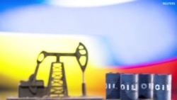 Skirting Sanctions, Moscow Slashes Prices to Find Oil Buyers