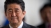 ARHIVA - Šinzo Abe, bivši japanski premijer (Foto: AFP/Jiji Press/Vladimir Simicek)