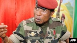 Le capitaine Moussa Dadis Camara, le 30 septembre 2009, à Conakry. (VOA/archives)