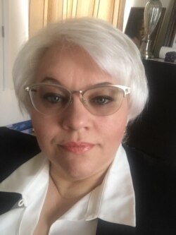 Майя Абдуллаєва, вірусолог за освітою