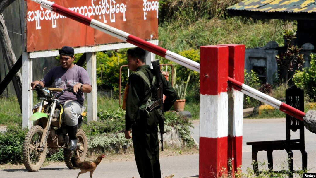 ဘုရားသုံးဆူဒေသ ထိုင်း-မြန်မာနယ်စပ် ဂိတ်တခု (၂၀၁၀)