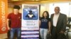탈북자들이 영어를 배울 수 있도록 원어민과 연결해 주는 단체 TNKR(Teach North Korean Refugees)의 공동설립자인 케이시 라티그 대표(오른쪽)가 자원봉사자 제니 리 씨(가운데)와 탈북자 남학생과 함께 기념사진을 촬영했다.