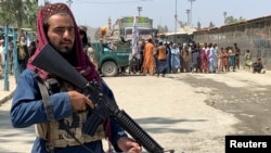 پاکستان وايي طالبانو د پاکستان په خاوره تعمیرات کول چې په منع کولو يې طالبان ډزې شروع کړې. طالبان وايي د افغانستان په خاوره یو پوسټ ترمیم کولو چې پاکستاني ځواکونو پې ډزې وکړې