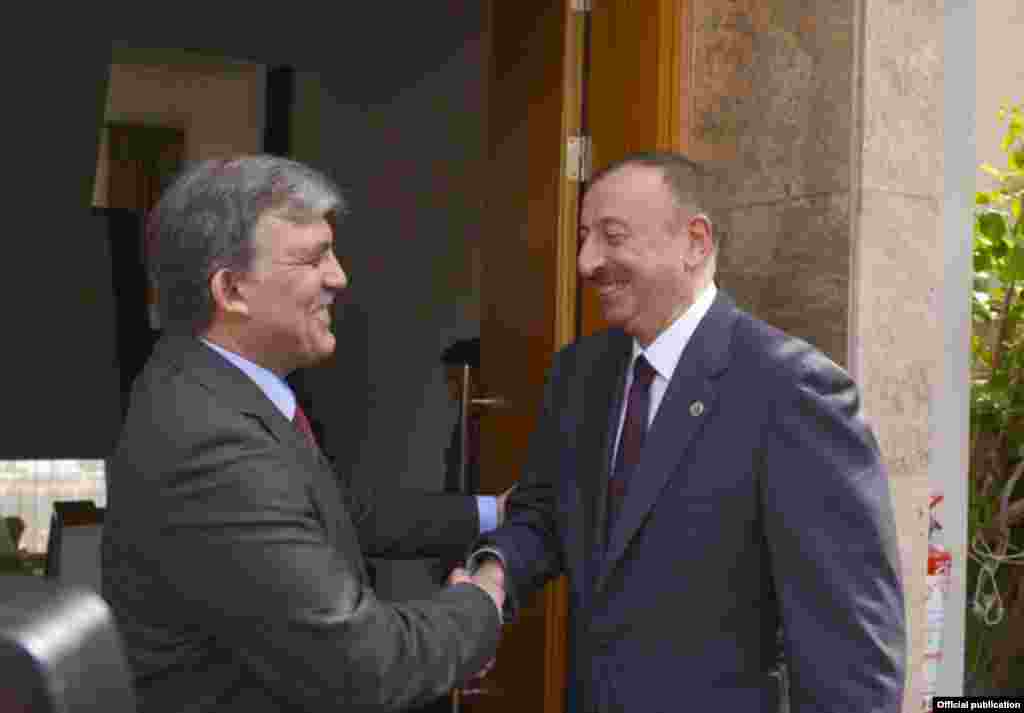 Azərbaycan prezidenti İlham Əliyev və Türkiyə prezidenti Abdulla Gül 