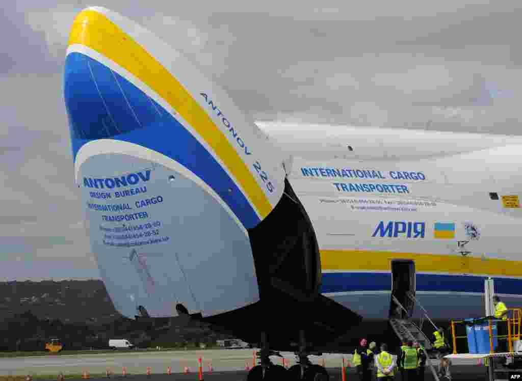 The nose of the Ukraine-built Antonov An-225 Mriya, the world&#39;s largest aircraft, is raised up after it touched down at Perth Airport, Australia, May 15, 2016. The six-engine aircraft, built to transport the Soviet space shuttle the Buran, is now used for cargo. It carried a large generator purchased by a Western Australian resources company to Perth.