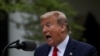 Le président Trump annonçant la décision du gouvernement américain de retirer son financement à l'OMS, lors briefing quotidien du groupe de travail sur le coronavirus au Rose Garden de la Maison Blanche à Washington, États-Unis, le 14 avril 2020. REUTERS/Leah Millis