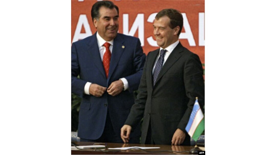 “Qaysi davlat bo’lmasin, bir joyda joylasharkan, u yerni o’zinikiday qilishni istaydi”, - deydi ba'zilar Rossiya va AQShning manfaatlarini qiyoslab.