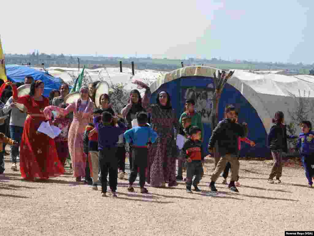 Jinên Efrînê di Çalakiya 8ê Adarê da
