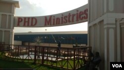 Esangweni lenkonzo yePHD Ministries ekhokhelwa nguMfundisi Magaya