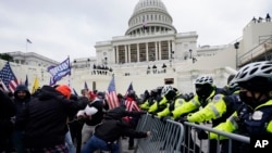 Neredi pred američkim kongresom 06.januara 2021.