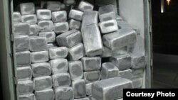 打包整齐的塑料袋庄大麻（美国海关图片 ）