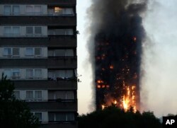 Grenfell Kulesinde 14 Haziran 2017'de çıkan yangın.