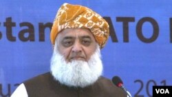 مولانا فضل الرحمان د داعش نوم نه دی اخستی خو ويلي يې دي "نظرياتي جګړه ده، يو پله د امن او بل پله د فساد علمبردار دي ټولو مسلمانانو ته کافر وايي، دوی جاهل، وحشي، قاتل، د اسلام او مسلمانانو دښمنان دي پرضد به یې د دوی د امن تحریک روان وي د پاکستان او امت مسلمه د بقا جګړه به کوي".
