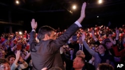 François Fillon, candidat de la droite à la présidentielle française, lors d'un rassemblement à Orléans, dans le centre de la France, le 7 mars 2017