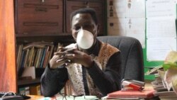 Joseph Kodjo Assafo, Directeur du CEG Cacavéli, à Lomé, le 4 juin 2020. (VOA/Kayi Lawson)