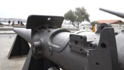 Old naval guns on the Bosporus shore a testament to past struggles over the straits, experts warn a battle could be looming. (Dorian Jones/VOA)
