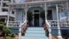 Wisata Nostalgia: Dari Dapur "Golden Girls" hingga Rumah "Top Gun"