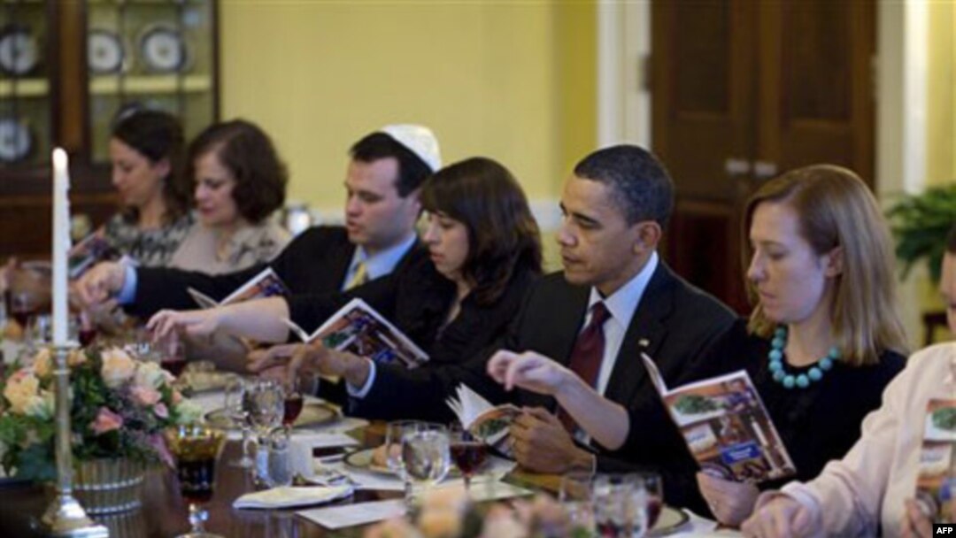 Obama yahudiylarga tabrik yo’llar ekan, bu ayyom ozodlikni sharaflashini aytib, Isroil xalqiga tinchlik, farovonlik tiladi