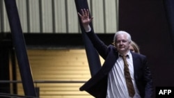 Julian Assange u Canberri (Foto: AFP/David GRAY)