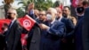 Heurts entre des partisans du président Saied et d’Ennahdha