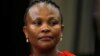 La patronne de l'agence anti-corruption d'Afrique du Sud, Busisiwe Mkhwebane, lors d'un briefing au Parlement au Cap, Afrique du Sud, le 19 octobre 2016. REUTERS/Mike Hutchings