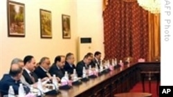 Iraqi Lawmakers Hit Snag on Election Agreement