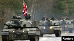 Britaniya Şərqi Avropa ölkələrinin mümkün Rusiya təcavüzündən müdafiəsində aktiv rol oynayır.