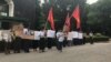 ဆန္ဒပြနေသော ရန်ကုန်တက္ကသိုလ် ကျောင်းသားများ
