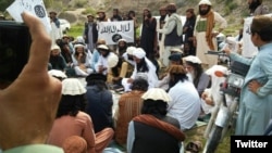 په دې روستيو کې د طالبانو سرچينو ډيوه ته ويلي د حکومت سره يې په مذاکراتو کې کوم د ذکر وړ پرمختګ نه دی شوی او نه د تېرو ډير ورځو راهسې د حکومتي چارواکو لخوا په خبرو اترو کې د کوم پرمختګ په اړه څه ويلي دي