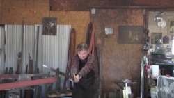 Swordsmith Carves His Own Style in Making Blades