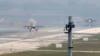 ARHIVA - Turski lovac F-16 sleće u vojnu bazu Inčirlik, u predgrađu Adana, južna Turska, 30. jula 2015.