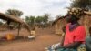 Rosita Sete, une mère de 4 enfants, vit dans le camp de réfugiés Chibuto 2 à Gondola, Manica, au Mozambique.