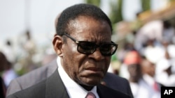 Le président de la Guinée équatoriale, Teodoro Obiang Nguema Mbasogo, à son arrivée pour l'investiture du président nigérian, Muhammadu Buhari, à Abuja, au Nigeria, vendredi 29 mai 2015.