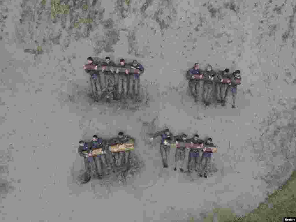 A special group of paramilitary policemen attend a training session in Yueyang, Hunan Province, China.