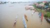 ទិដ្ឋ​ភាព​បុណ្យ​អុំ​ទូក​ អកអំបុក​ បណ្តែត​ប្រទីប​​ នៅក្នុង​រាជធានី​ភ្នំពេញ​កាលពី​រសៀលថ្ងៃទី​១១ ខែវិច្ឆិកា ឆ្នាំ២០១៩។​ (ខាន់ សុគុំមនោ​/​VOA)