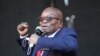 L'ancien président sud-africain Jacob Zuma s'adressant à des partisans devant la Haute Cour de Pietermaritzburg, en Afrique du Sud, le mercredi 26 mai 2021, où il faisait face à des accusations de corruption.