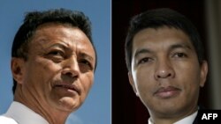Marc Ravalomanana (g) à Antananarivo le 25 août 2018 et Andry Rajoelina à Paris sur 1er février 2018.