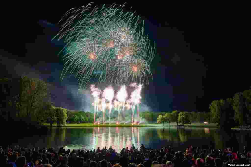 A firework display is set off during the annual 'Rhein in Flammen' (Rhine in Flames) event in Bonn, Germany, 07 May 2016.