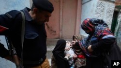 د جنوبي وزيرستان اېډيشنل ډپټي کمېشنر فريدالله ډيوه ته وويلي د صحت محکمې، امنيتي ادارو او ضلعې انتظاميه لخوا د کمپېن پورا تيارۍ نيولي دي